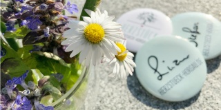 Herzstück Biobutton und Namensschild liz design Herzstück Biobutton und Namensschild liz design